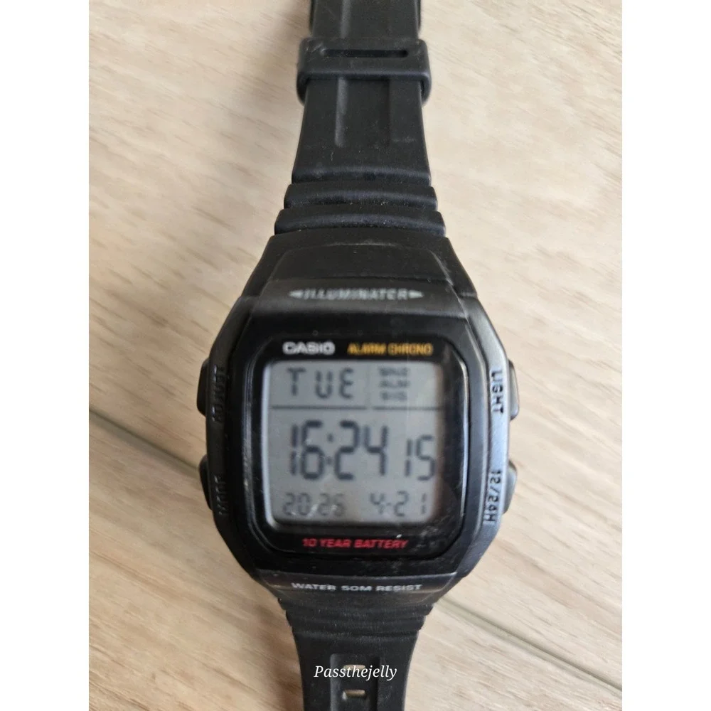 Casio Watch Mens W-96H Digital Illuminator Alarm Chrono 10 Year Battery WR50M